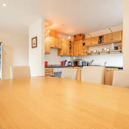 2 Bedroom Flat Next To Train Station & Gated Parking Cambridge  Exterior foto